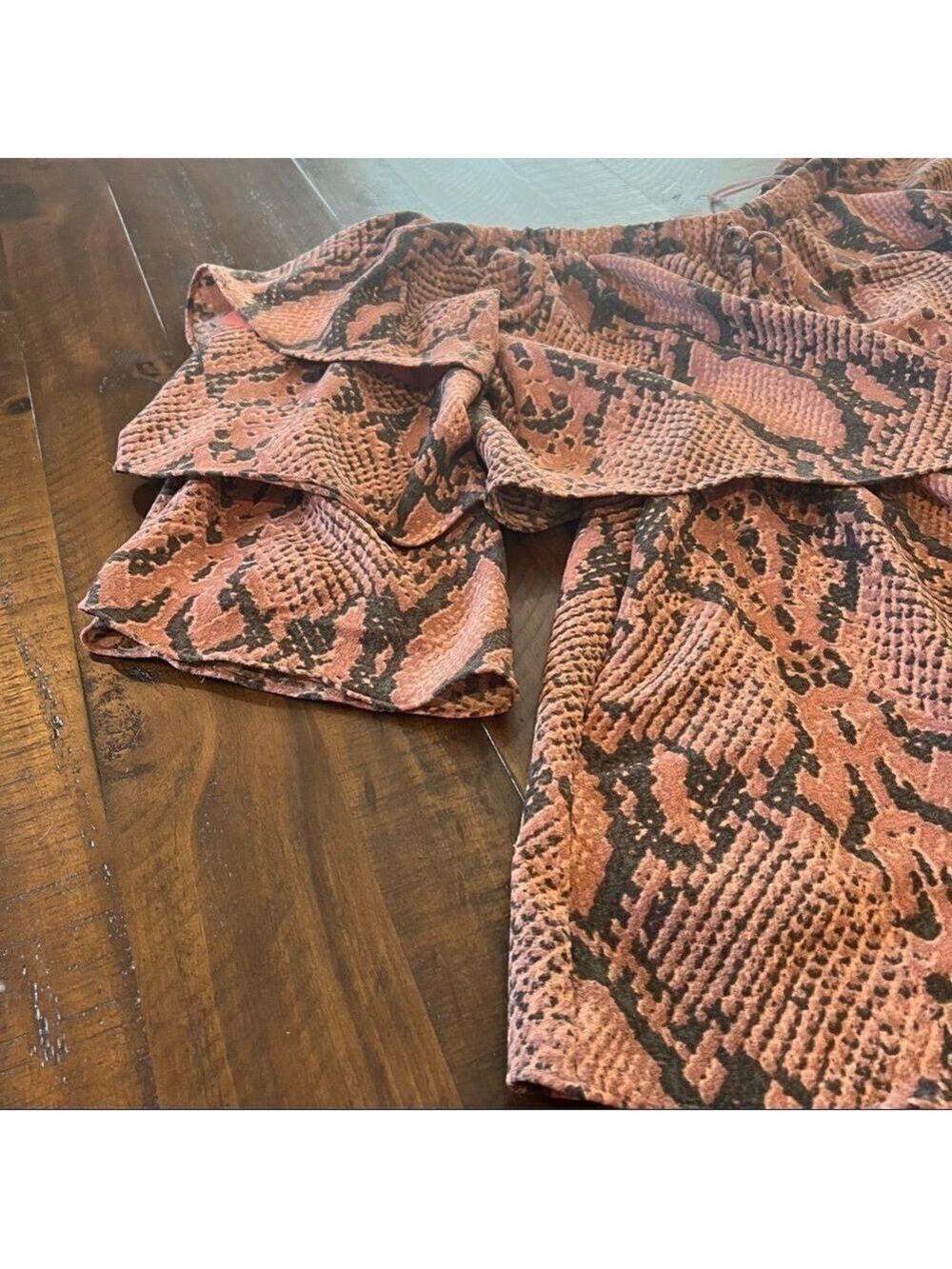 Olivaceous Pink Snake Skin Patterned Off shoulder shorts Romper size small - Picture 7 of 10
